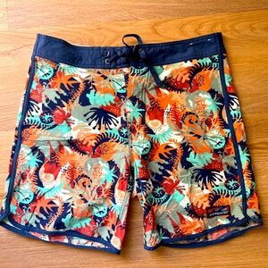 Patagonia Men’s Floral swim shorts | Size 32 | Boardshorts - Unlined